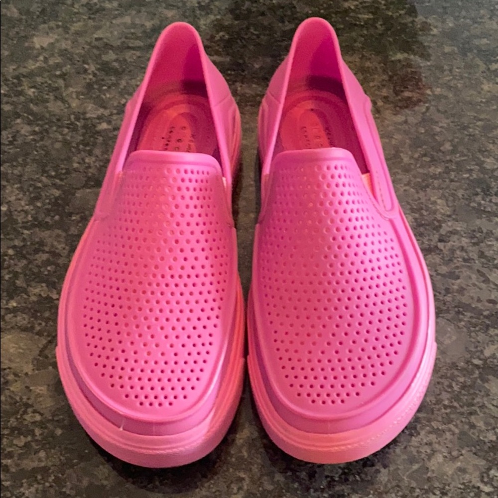 CROCS for big girls